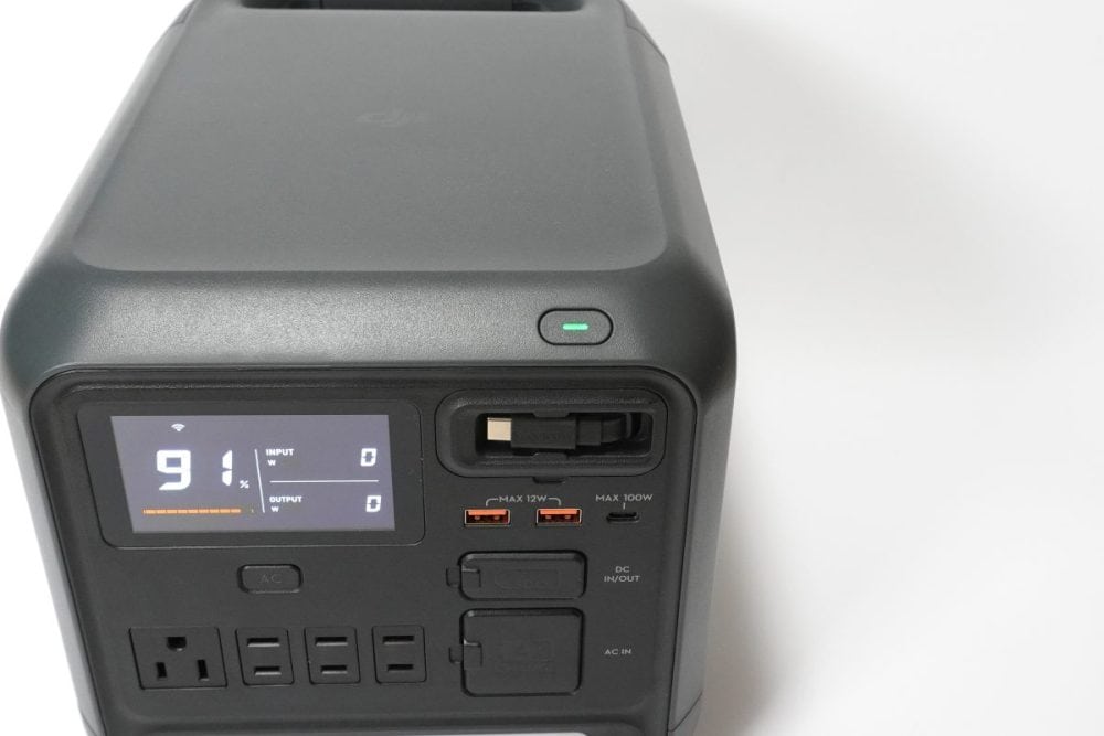 DJI「DJI Power 1000 Mini」の電源ボタン