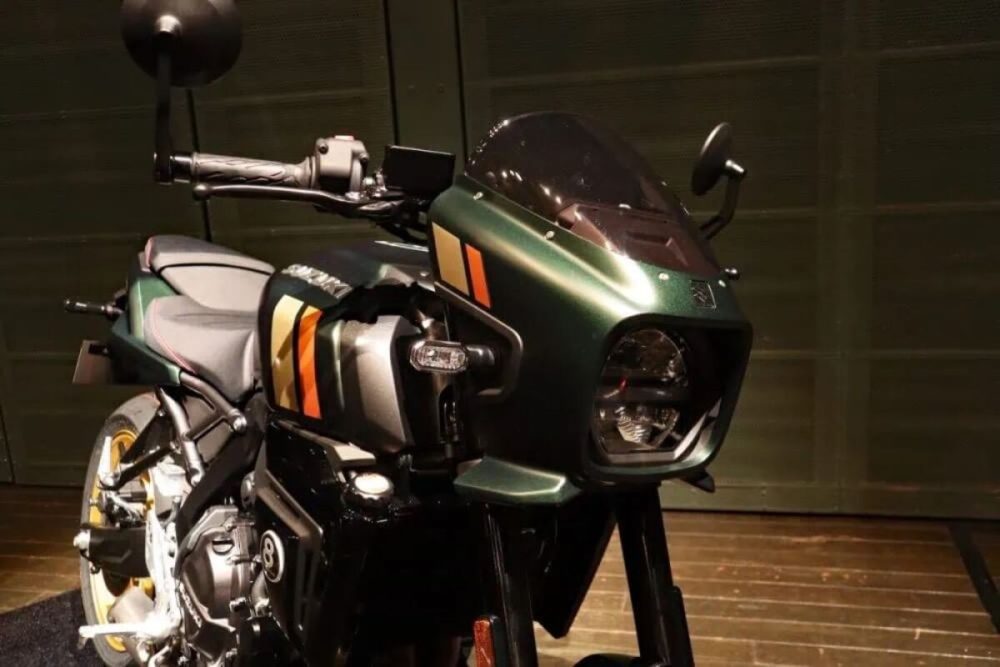 第2位　【初速で受注1000台超え】スズキの新型「GSX-8T / 8TT」が大ヒット。イタリアンデザインと最新装備の融合がたまらない