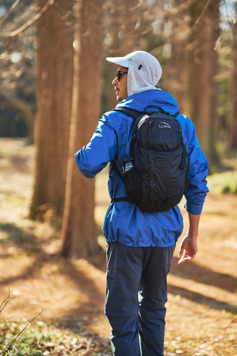 ブラックの超軽量パックで心も体も軽快に動ける！