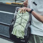 正面に配置されたバンジーコード