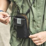 メインファスナーはダブルジップ式で開けやすい