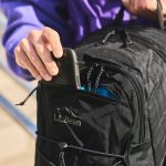 スマホ収納に適したトップポケット