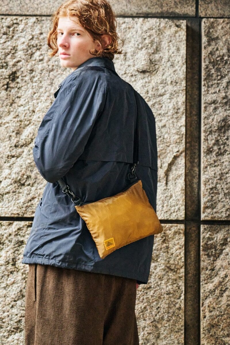 ケルティ「エアリー フラット ポーチ S」¥3,850/H18×W26×D1㎝