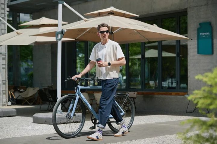 【最強の電アシ日本初上陸】ヤディアの新作e-Bike「CS600」は自動ギアと100km走行で無双級!注油不要のドライブベルト採用