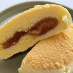 中からはキャラメルソースと塩キャラメルフィリングのWのキャラメルがとろ～りと溢れ出します