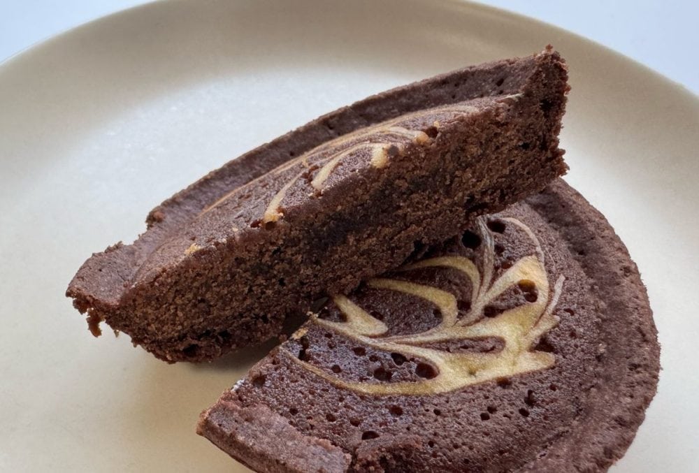 ビターすぎず、ミルクココアの優しい味わいをそのままタルトに凝縮したような仕立てに