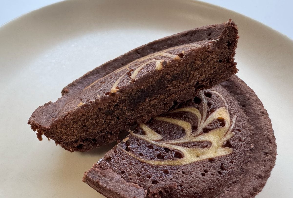 ビターすぎず、ミルクココアの優しい味わいをそのままタルトに凝縮したような仕立てに