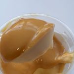 優しい甘さのキャラメルプリンと絡み合えば、口の中はもうミルクキャラメル一色に