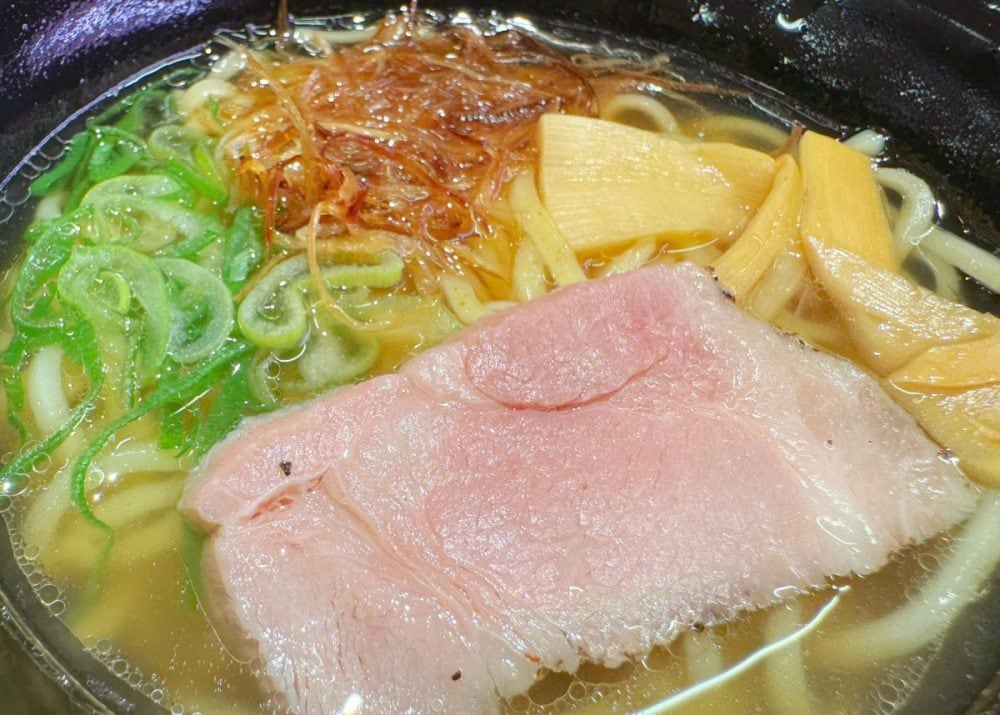 体に染み渡るような奥深い出汁の旨味