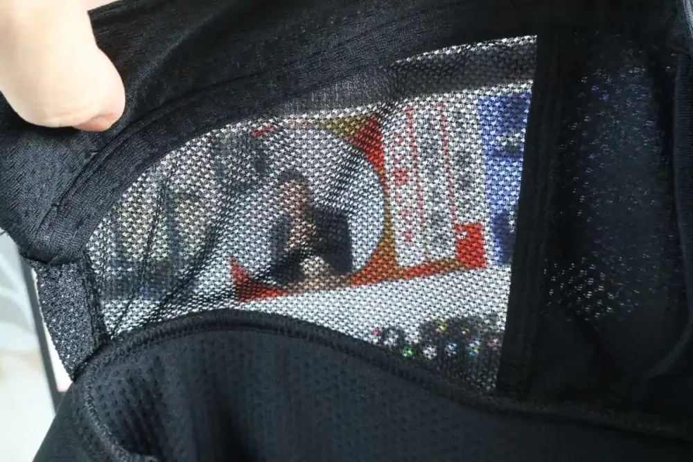 第1位　【完売必至のワークマン】あの「不審者パーカー」が進化して再登場！UVカット95％で2300円の2026年版もやっぱり…“怪しい”!?