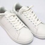 トライアル　「よごれにくい、クリーンに履けるスニーカー」￥2,990