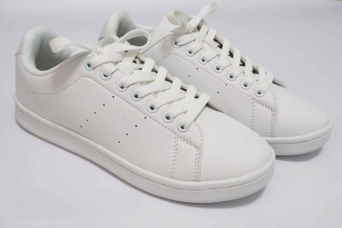 トライアル 「よごれにくい、クリーンに履けるスニーカー」