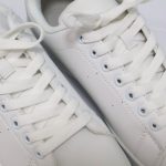 靴ひもも真っ白