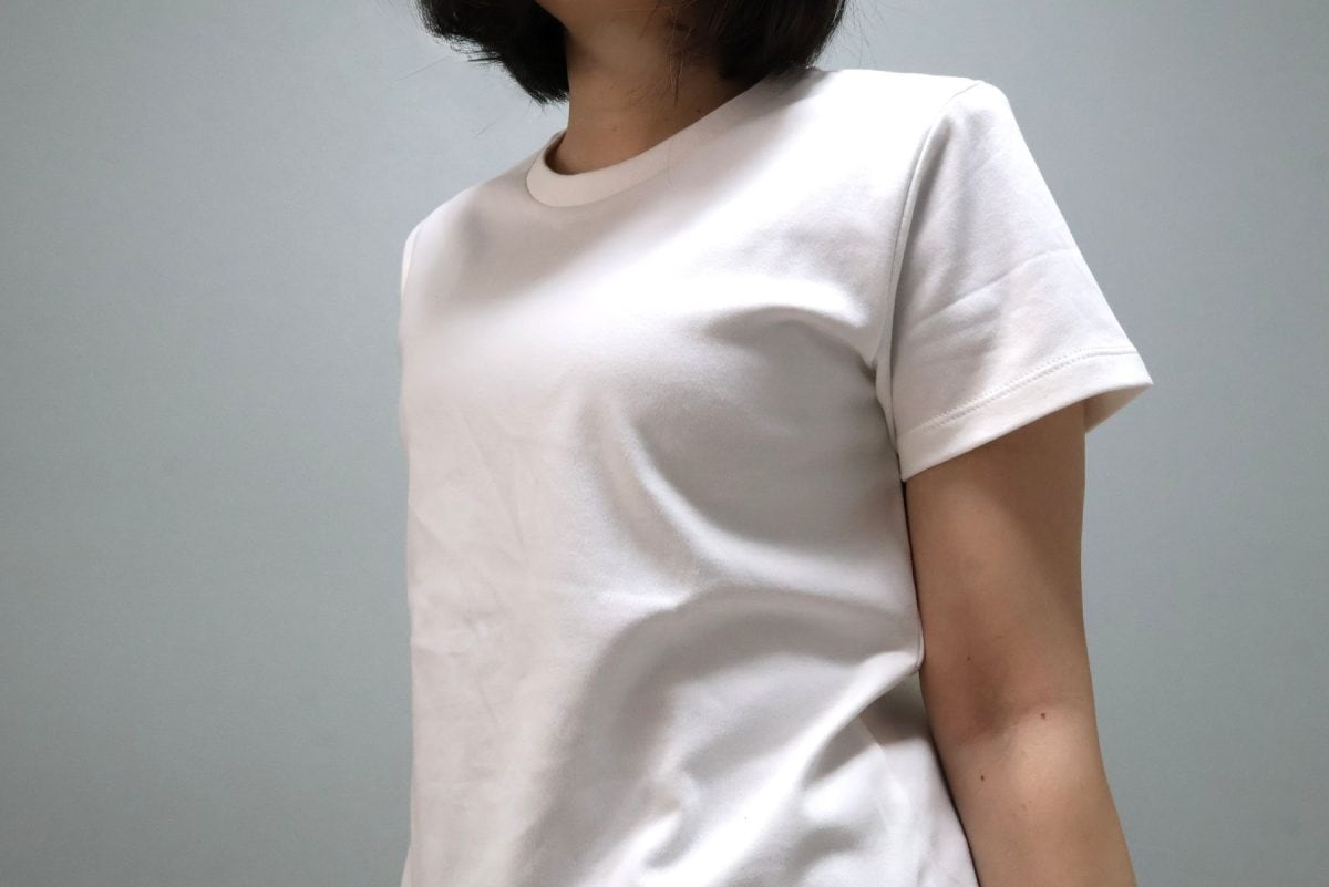 透けが気になることもあるのでインナーは必要