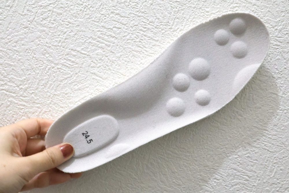 中敷きには不思議な突起が