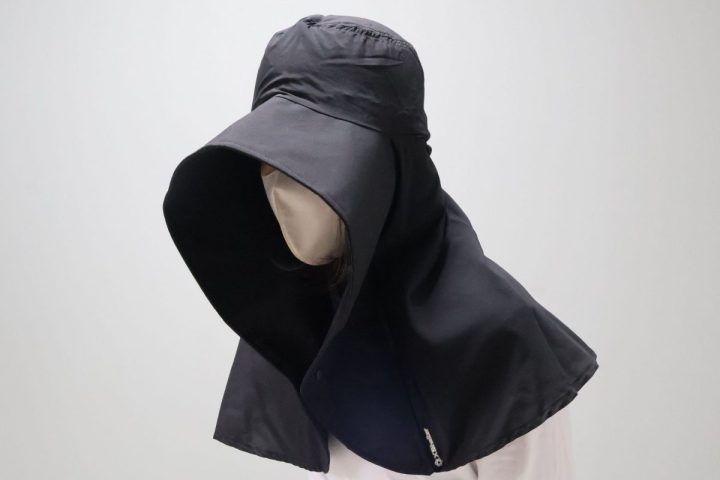 【ワークマン】怪しいけど…効果絶大?“1280円の着る日傘”が凄かった!最強の日焼け対策帽子「Xshelter暑熱αフレアケープハット」の実力を徹底レビュー