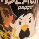 ペッパーミルを持ったからあげクン