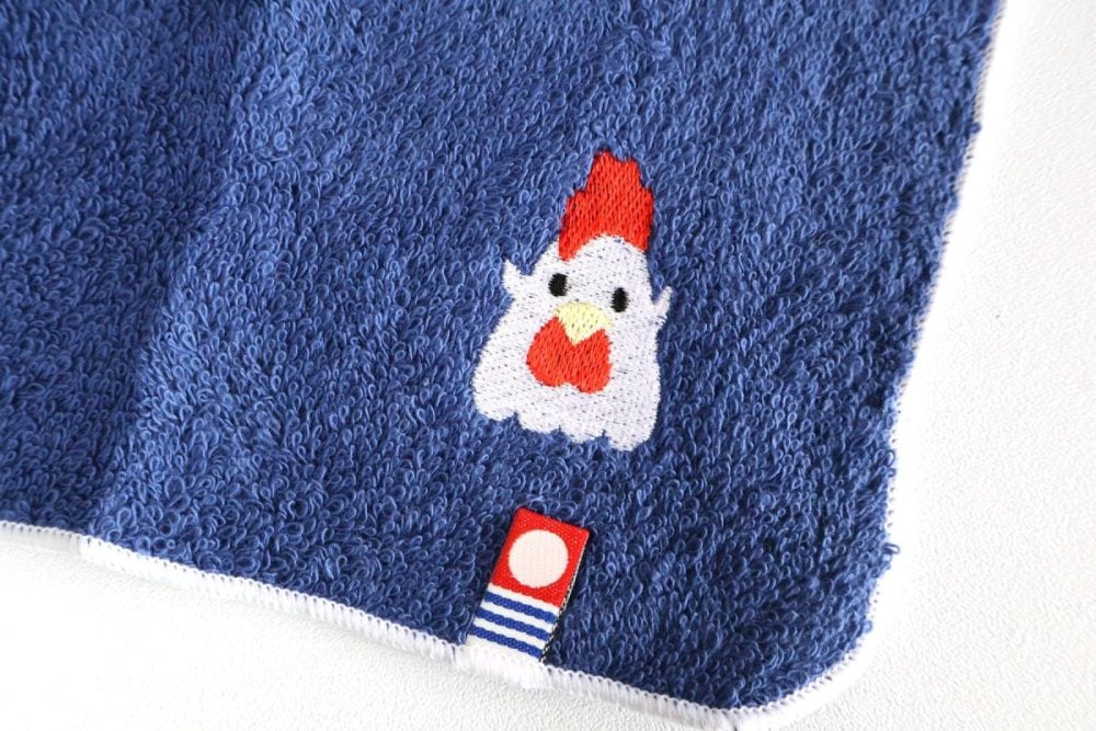 からあげクンの刺繍入り