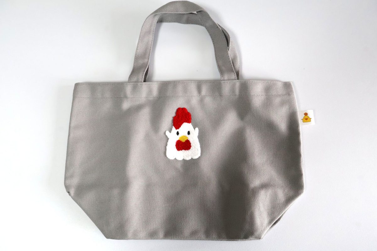 からあげクンランチトートバッグ（もこもこ刺しゅう）