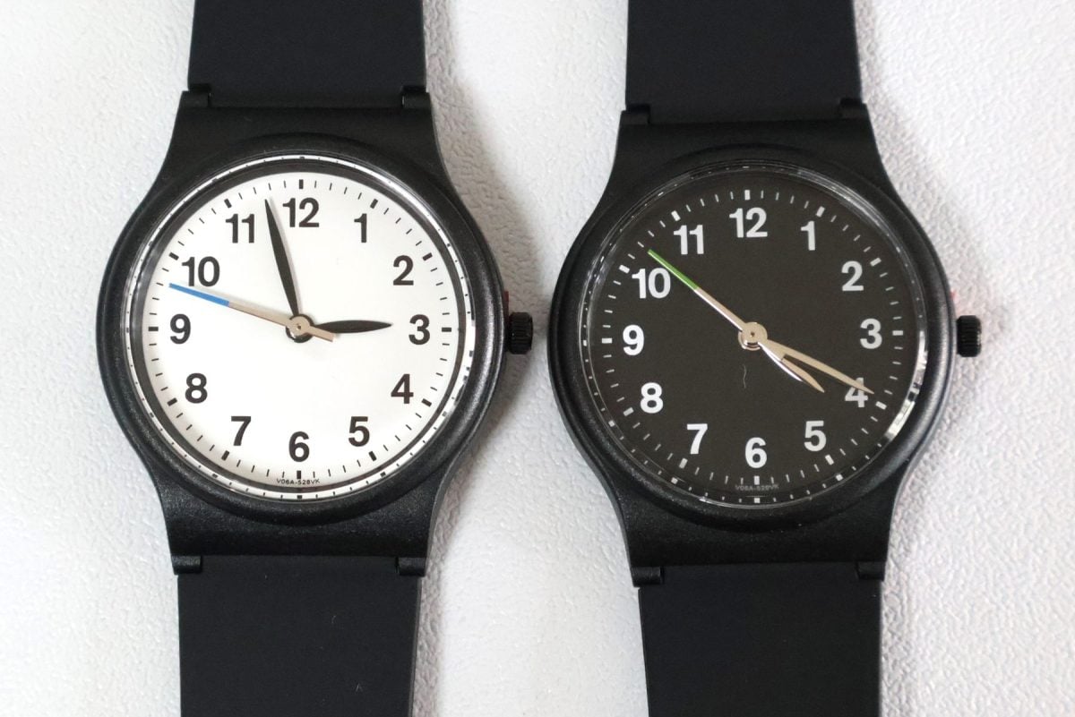 秒針がちょっとだけファミマカラー