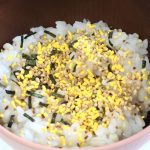 ごまが主役級に入った　のりたまごふりかけはなぜかごまの苦味が際立つ？！