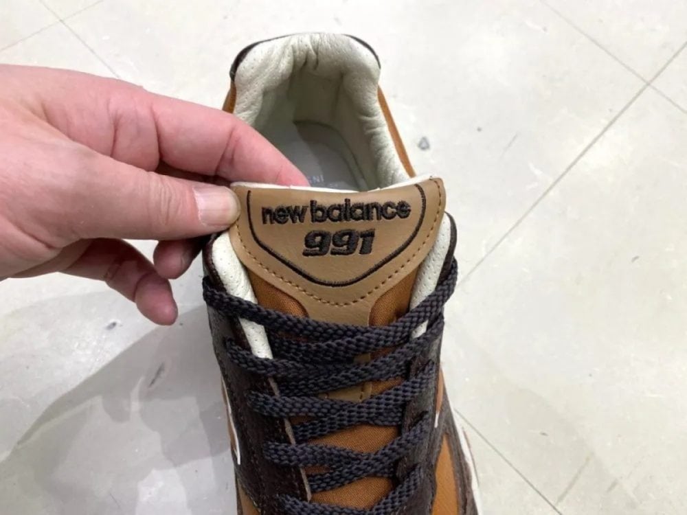 第2位　【4.6万円超のニューバランス】高級鞄のように育つ極上レザー！英国製「M991v1」が放つ“別次元の品格”をエディターが試し履き