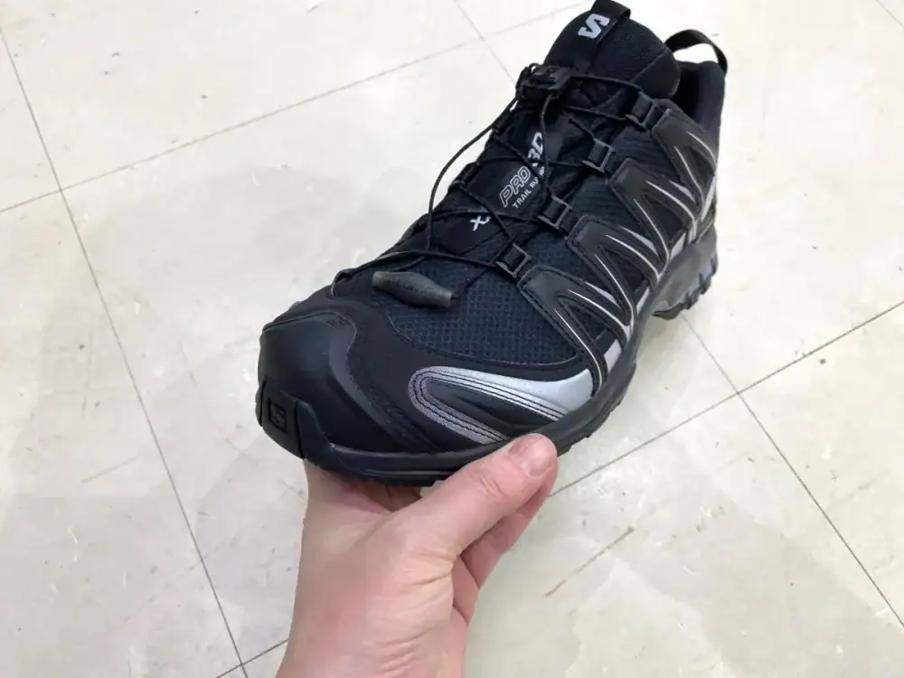 第2位　【悪天候もヘッチャラ】ゴアテックス搭載で無双！サロモンの究極万能スニーカー「XA PRO 3D GTX」をエディターが試し履き