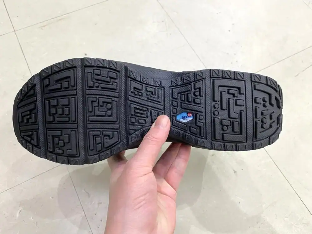 第1位　【ナイキの反則級ローファー】名作エアマックスの極上クッションを搭載！ オンオフ無双の「エア マックス フェノメナ」をエディターが試し履き