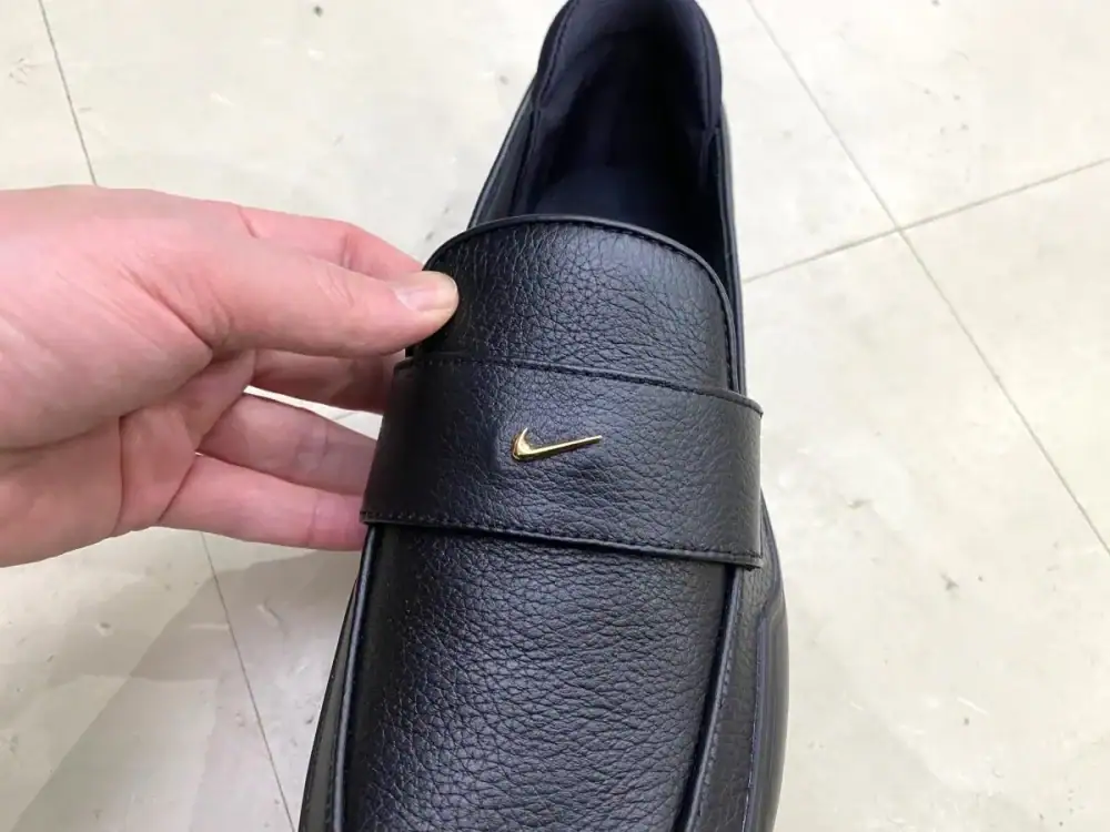 第1位　【ナイキの反則級ローファー】名作エアマックスの極上クッションを搭載！ オンオフ無双の「エア マックス フェノメナ」をエディターが試し履き