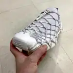 第3位　【履き心地2.0】KEENの傑作「UNEEK」が進化！究極フィットの次世代モデルをエディターが試し履き