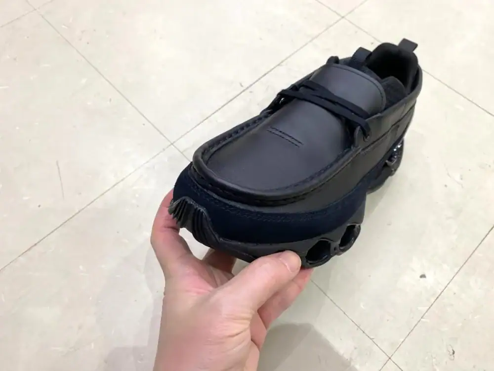 第2位　【革靴顔なのに異次元クッション】これがハイブリッドの完成形！ミズノ「ウエーブプロフェシー モック」をエディターが試し履き