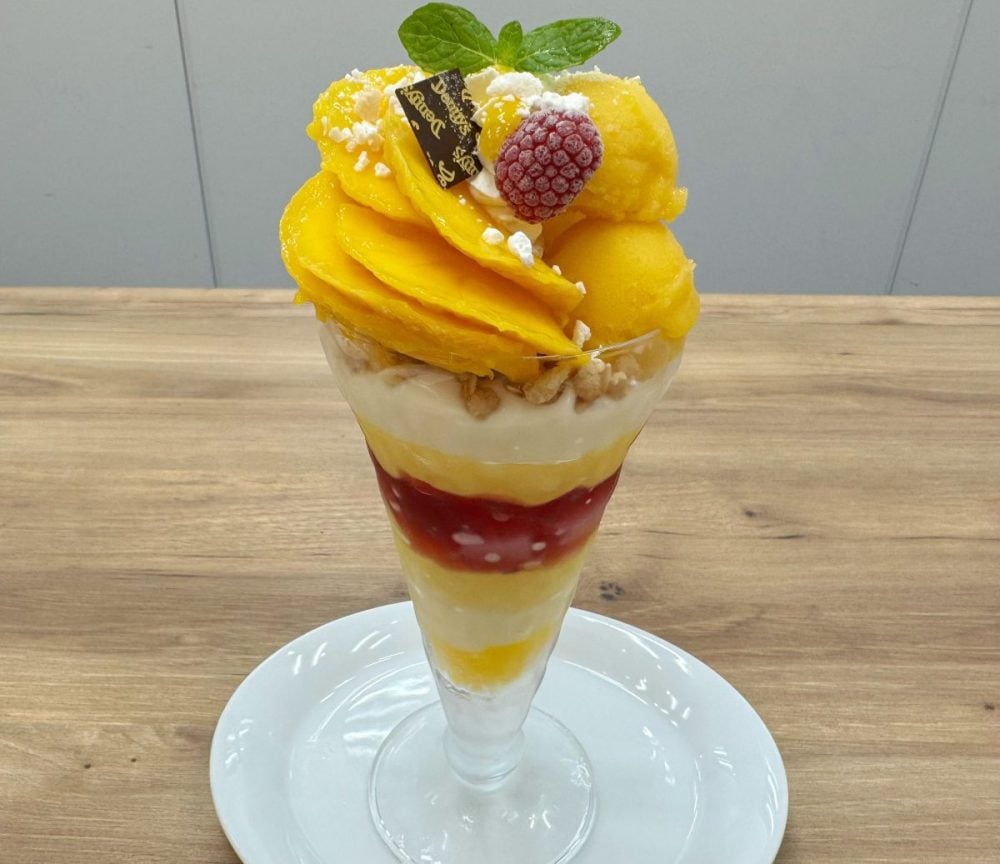 マンゴー1／2使用！圧倒的な王者感「フレッシュマンゴーのザ・サンデー」