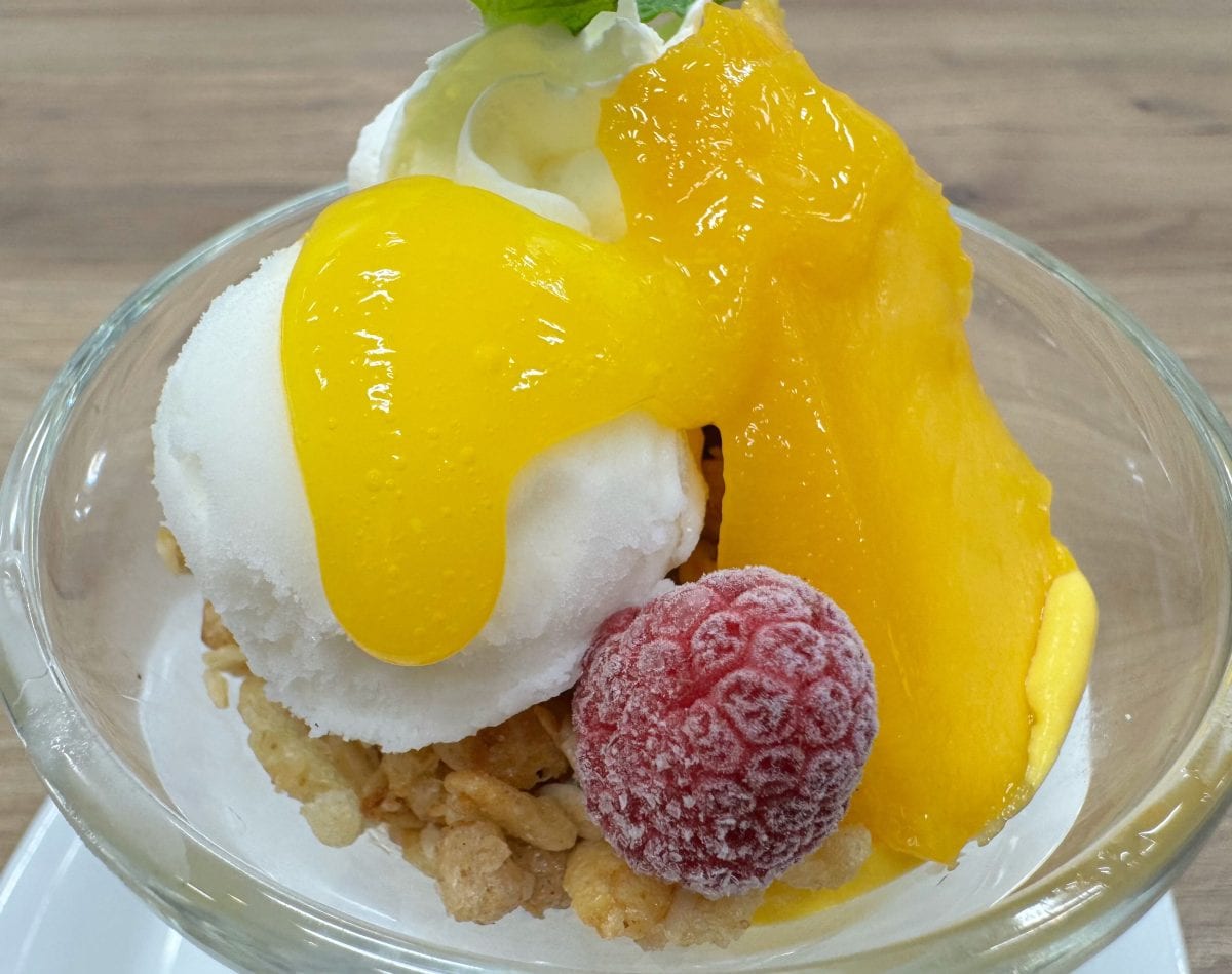 「フレッシュマンゴーのザ・サンデー」をギュッと凝縮したようなミニパフェ