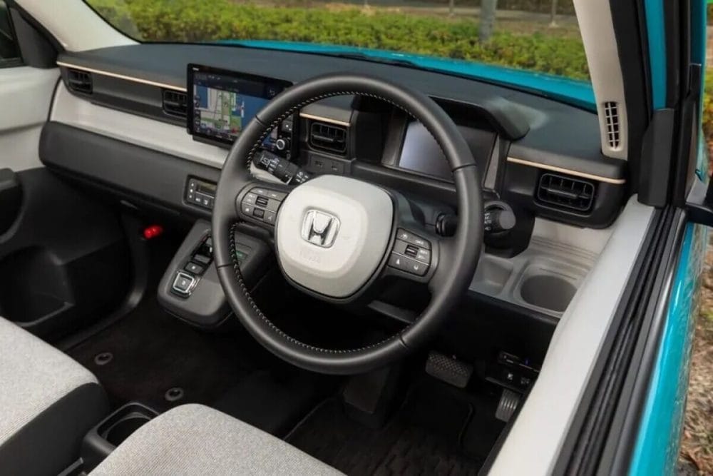 第2位　【日産サクラ一強に終焉!?】＋10万円で電池1.5倍＆航続距離1.6倍！ホンダ「N-ONE e:」が圧倒的すぎる『小沢コージの遊べるクルマ』