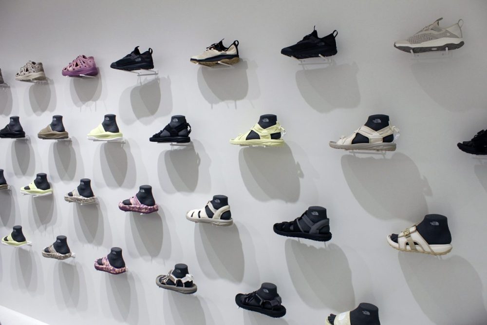 トライルランニング、ロードランニングなどのカテゴリー毎にディスプレイされている