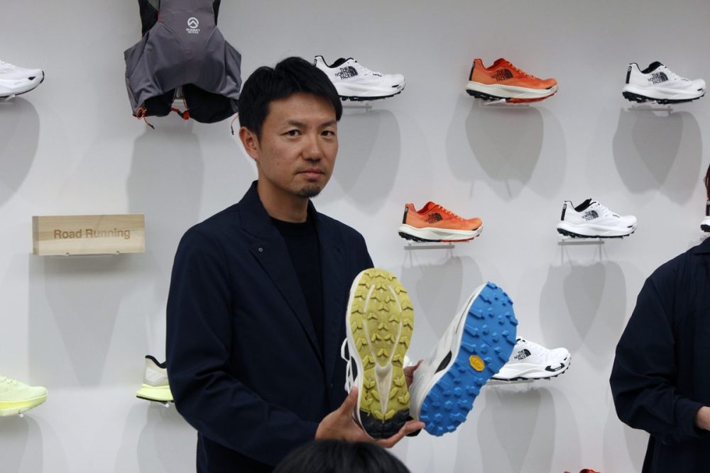 ヴィブラムジャパンと協力してアウトソールの張替えサービスを行う