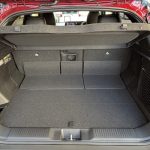 外寸はトヨタ ヤリスクロスとほぼ同等なのに大人5人が余裕で座れる上に、ラゲッジ容量は300L前後