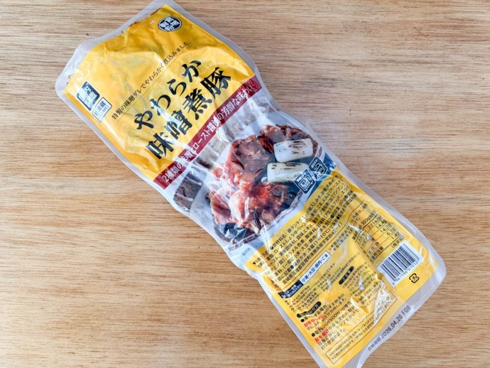 「やわらか味噌角煮」は2人前550gで、100gあたり221kcalと3種の中でもっともハイカロリー