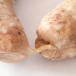 このつながった状態が生フランクシリーズのデフォルトですが、購入時によってはカットされている場合もあるから不思議です