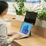 第3位　【出先の作業効率爆上げ】カフェでも“縦型デュアル”化がハンパない！さらに安く、軽量化したNECの「最強スタンド」を試してみた