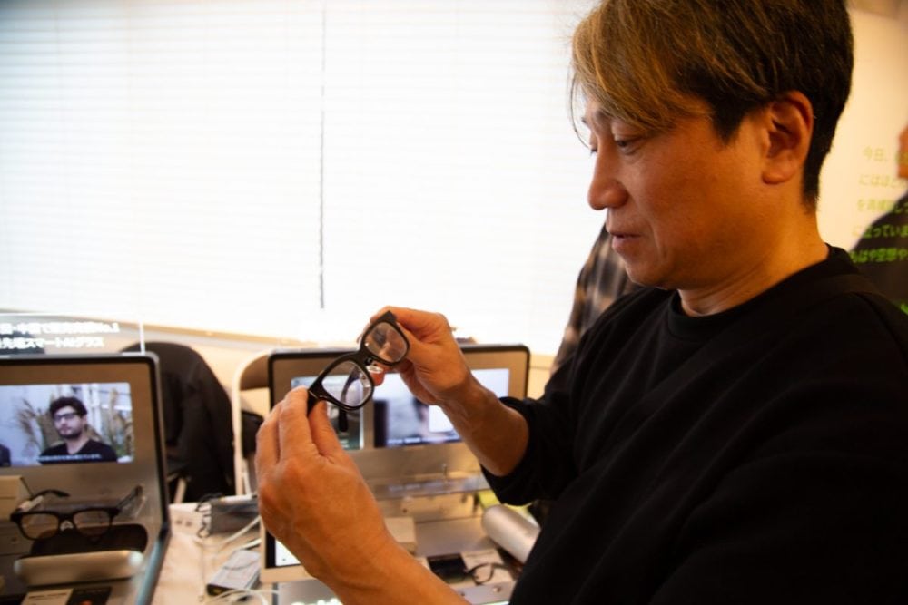 メガネをかけただけで、89言語リアルタイム翻訳×会議スピーチ×議事録まとめなど仕事を完璧にこなすキレ者になれる！ Rokid スマートAIグラスが今なら買い時期！