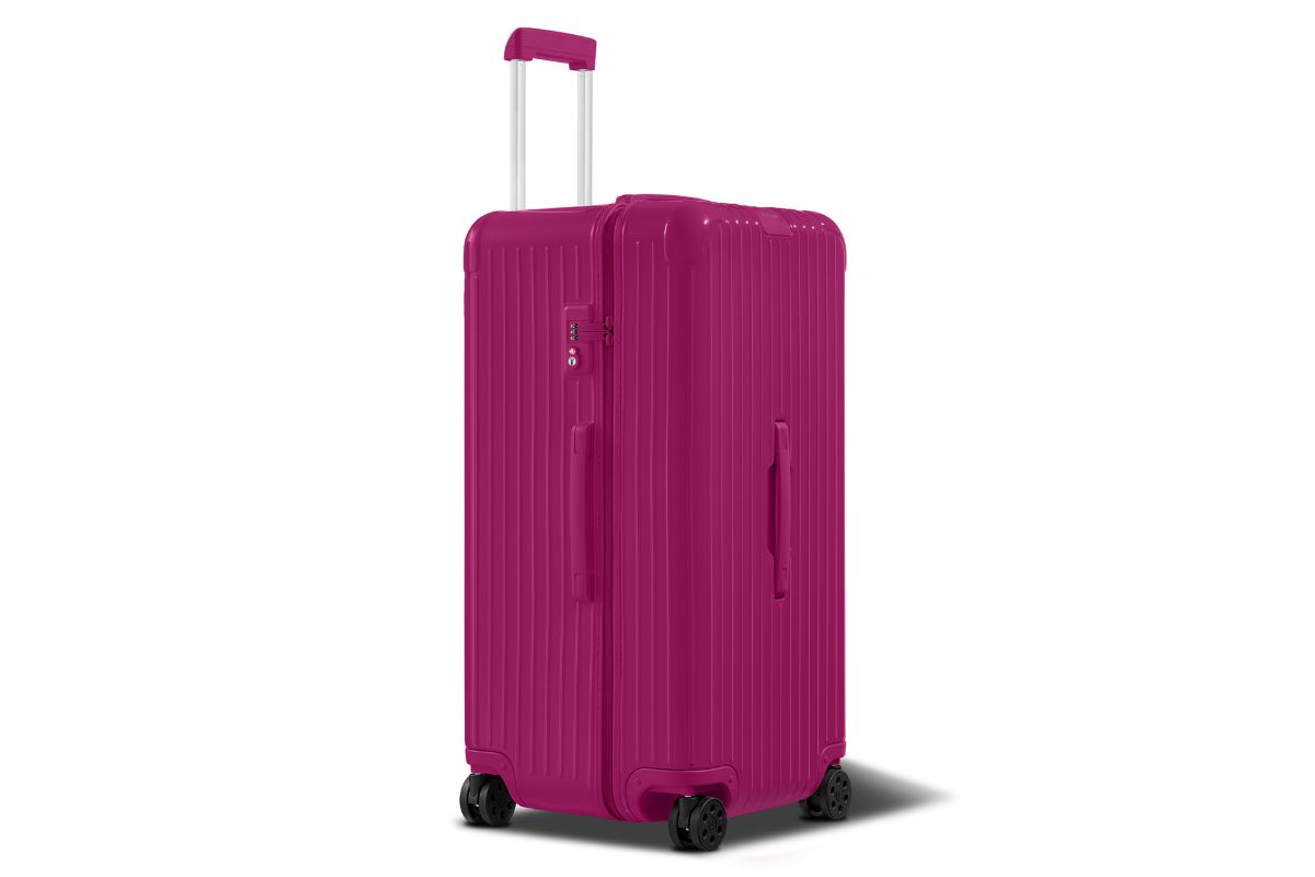 リモワ「Essential トランクプラス」￥233,200／H80×W41×D37㎝／101ℓ／2色展開