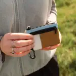 ポーチ・ウォレット COLOR BLOCK CANVAS ￥3,850 W8×H11×D1cm