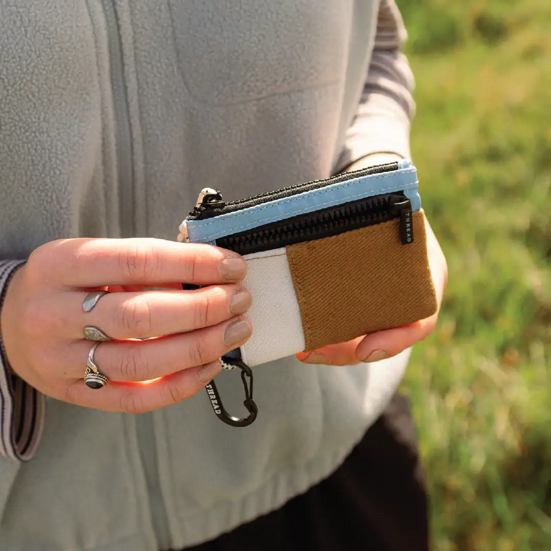 ポーチ・ウォレット
COLOR BLOCK CANVAS ¥3,850
W8×H11×D1cm