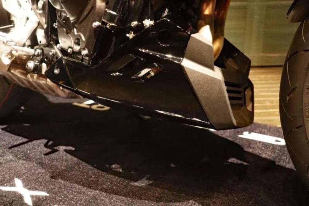 第2位　【初速で受注1000台超え】スズキの新型「GSX-8T / 8TT」が大ヒット。イタリアンデザインと最新装備の融合がたまらない