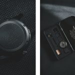 裏蓋にはコラボを示す銘文をレーザー刻印