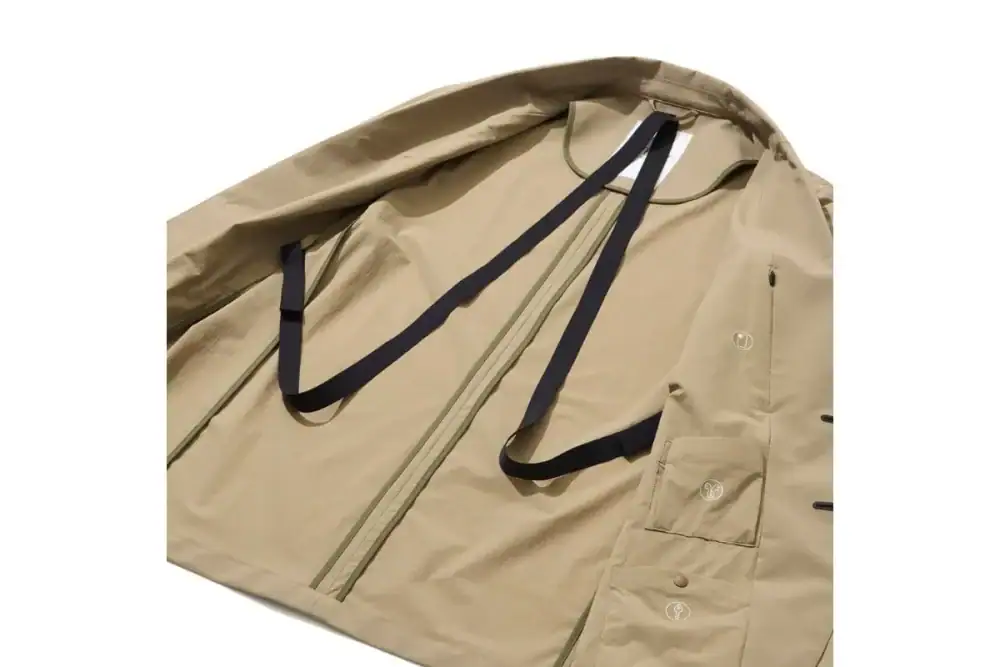 第3位　【手ぶら派待望の“着るバッグ”】脱いでも背負える!? アントラックの新作ジャケットで春の寒暖差をスマートに乗り切る