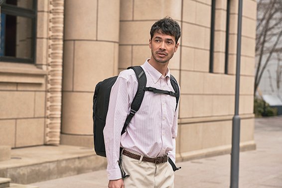 エル・エル・ビーン コンフォート・キャリー・ラップトップ・パック、42L 「安定感を高めるための仕様も備える」