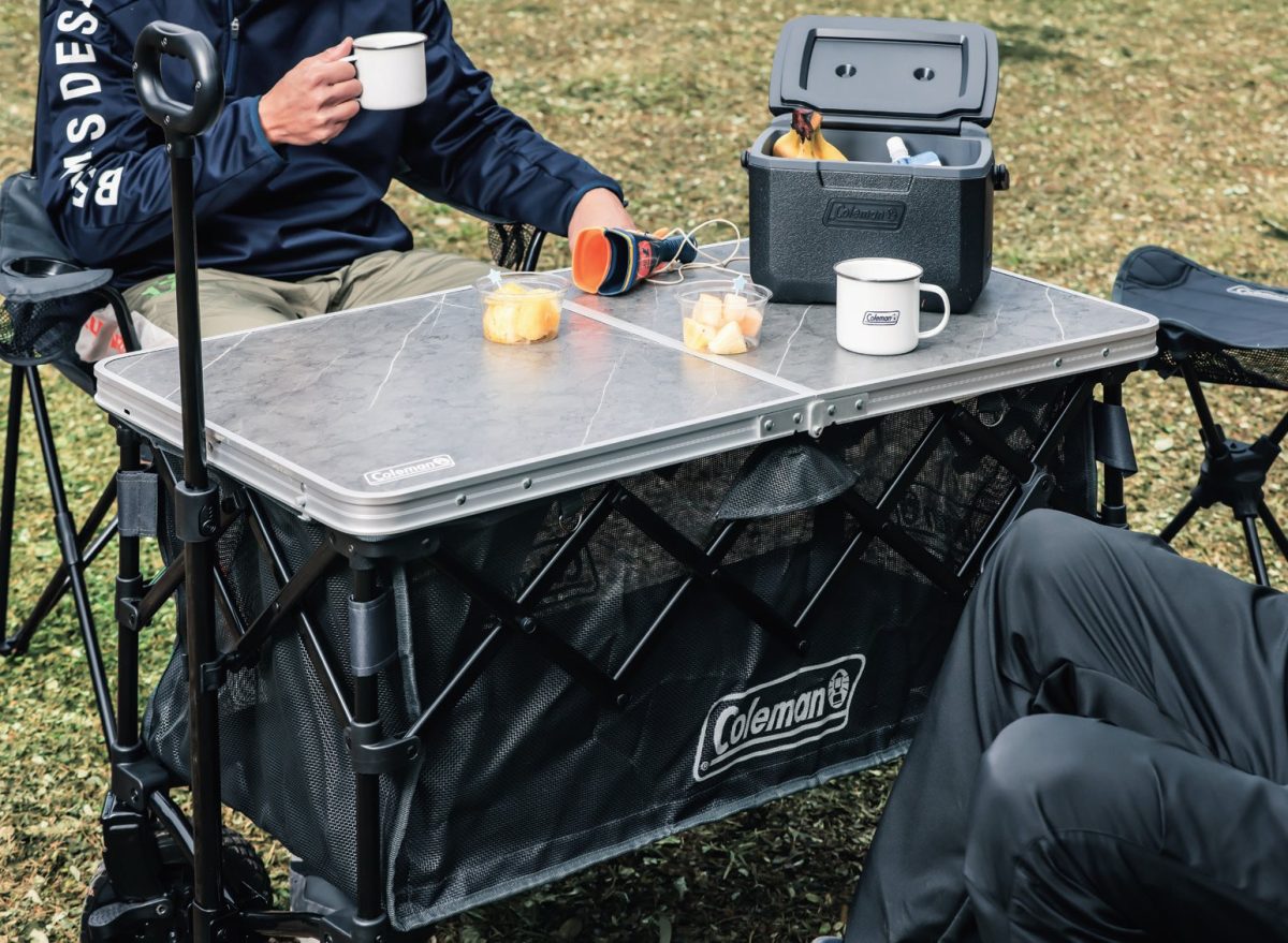 荷物を運んだあとは食事ができるテーブルに!