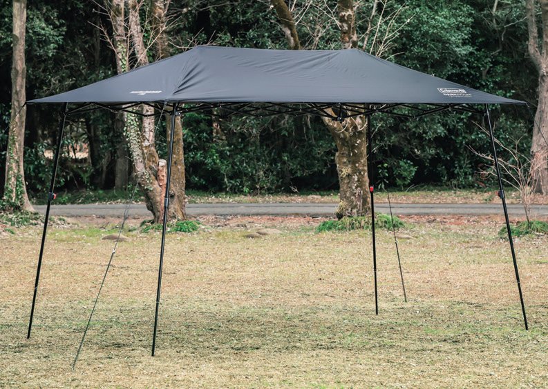 背面フラップは着脱可能!